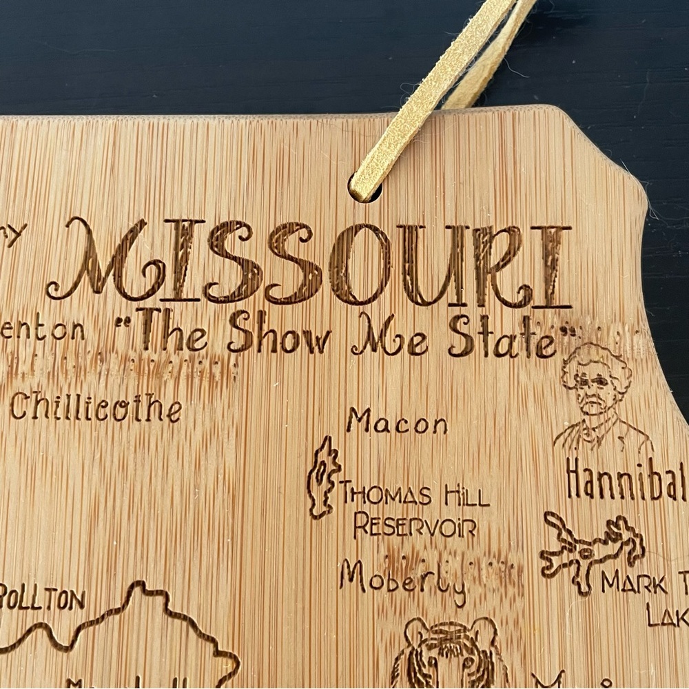 $10 SALE Missouri State Shaped Charcuterie Cutting Board Totally Bamboo - Picture 4 of 10